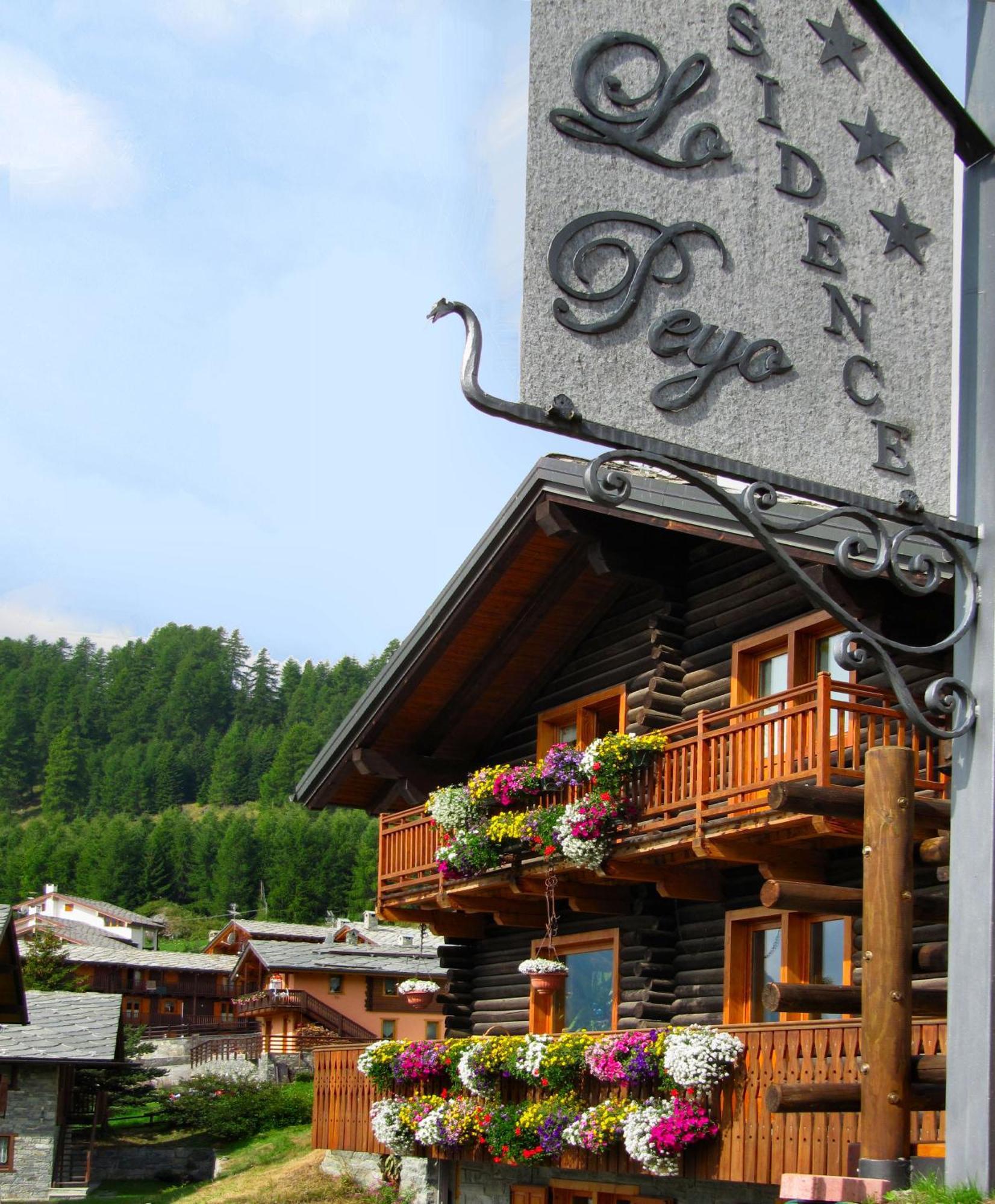 Residence Lo Peyo Champoluc Exterior photo